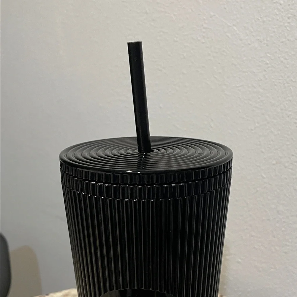Starbucks Venti 2024 Black Pleated tumbler NEW